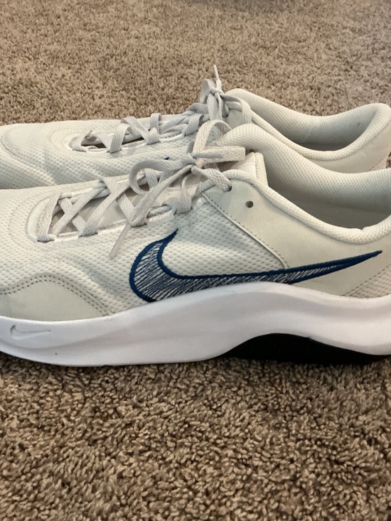 Nike Legend Essential 3 Men’s Size 13 Used main image 5
